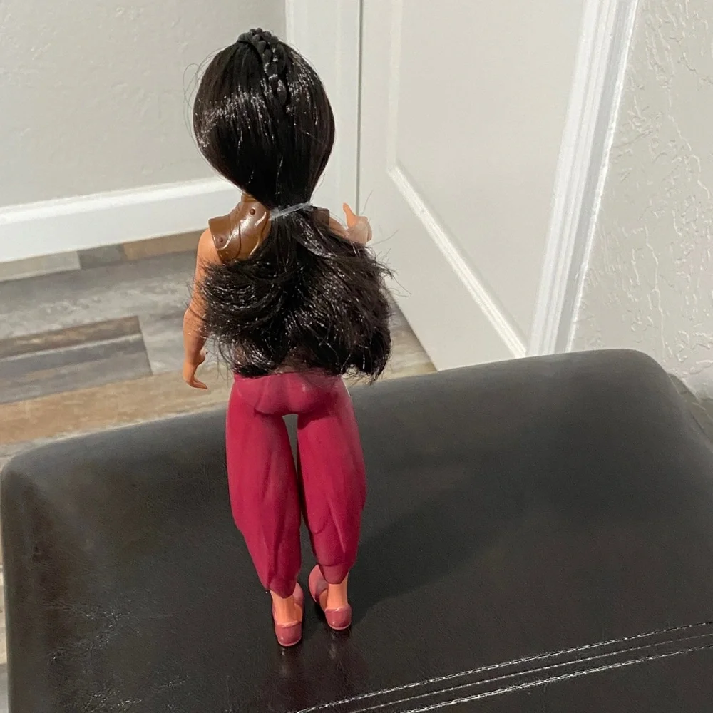 Disney Pricess Raya Doll with Teal and Burgundy Outfit